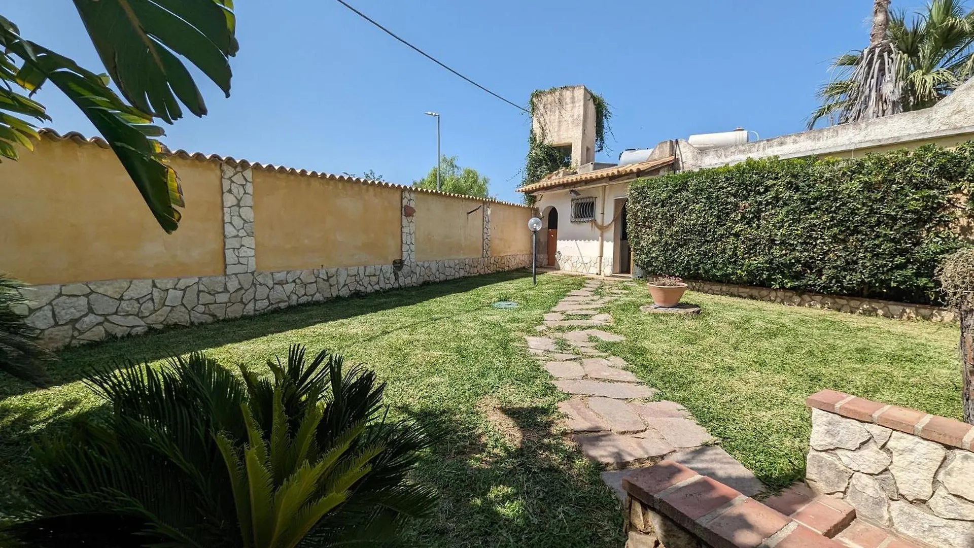 Villa Lucia Fontane Bianche 0*,  Italy